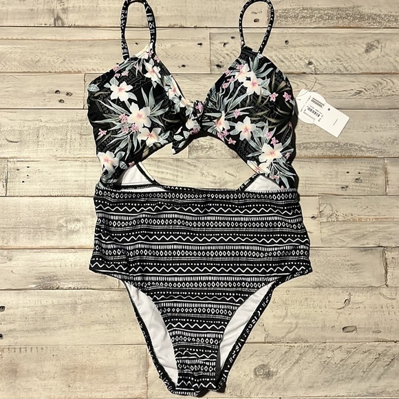 Hot Water Swimsuit Boho Blooms Monokini One Piece - Picture 2 of 8